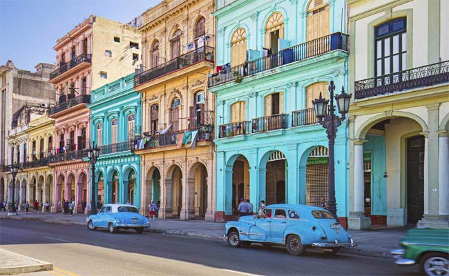 رئيس كوبا و عز الدين ميهوبي يعطيان اشارة انطلاق معرض هافانا الدولي ال28 للكتاب