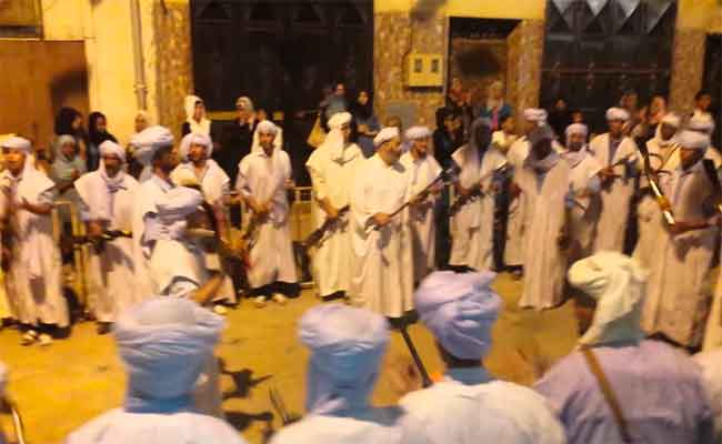 زاوية مولاي الطيب تستضيف مهرجانا فلكلوريا الى غاية السبت المقبل…
