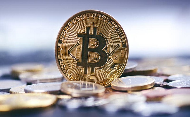 بيتكوين تتخطى عتبة الـ 27 ألف دولار…