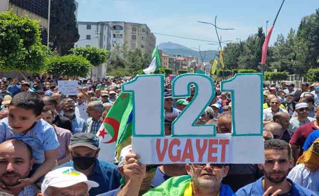 الحراك الشعبي في جمعته الـ121 : ماكانش الانتخابات مع العصابات