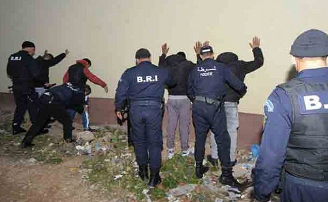 أمن جيجل يوقف 4 أشخاص يروجون المخدرات