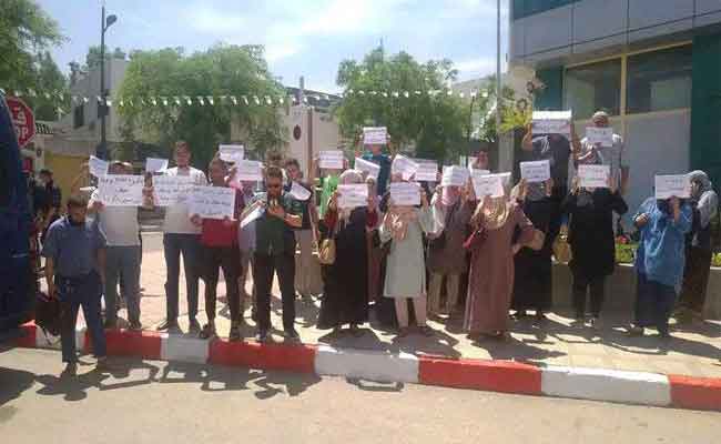 اعتصام مكتتبو مشروع 4 آلاف مسكن عدل 2 في بوعرفة أمام ديوان والي البليدة