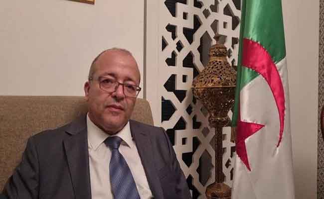 وزير الاتصال يؤكد أن الاتصال المؤسساتي من أولويات الحكومة