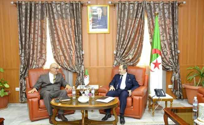 بلعابد يستقبل الأمين العام للمحافظة السامية للأمازيغية