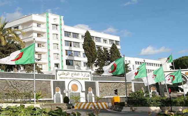 “الجزائر تسعى لتعزيز جبھتھا الداخلية وتقويتھا”