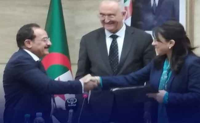 وزير المالية يشرف على توقيع بروتوكول تعاون بين مديريتي الضرائب والأملاك الوطنية