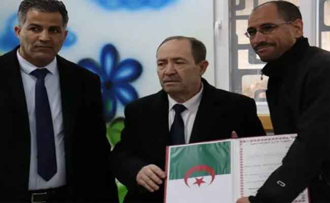 توزيع بلعابد عتادا رياضيا على 14 مؤسسة تربوية بتيبازة