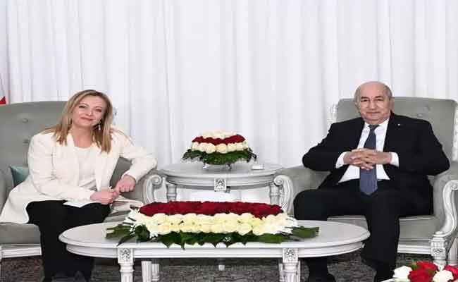 تبون يتحادث هاتفيا مع رئيسة الوزراء الإيطالية