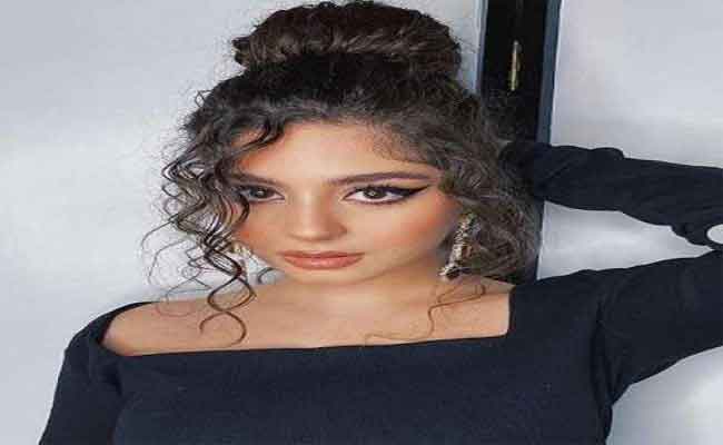 هكذا ظهرت مايان السيد في كواليس فيلم ولنا في الخيال حب…