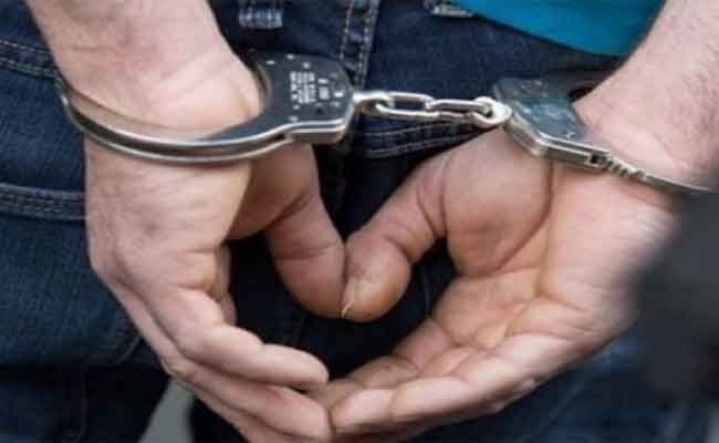 توقيف خمسيني يقود شاحنة محملة بمواد مهربة ذات علامات أجنبية بتبسة