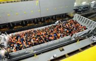إيطاليا تحذر من غزو للمهاجرين غير الشرعيين