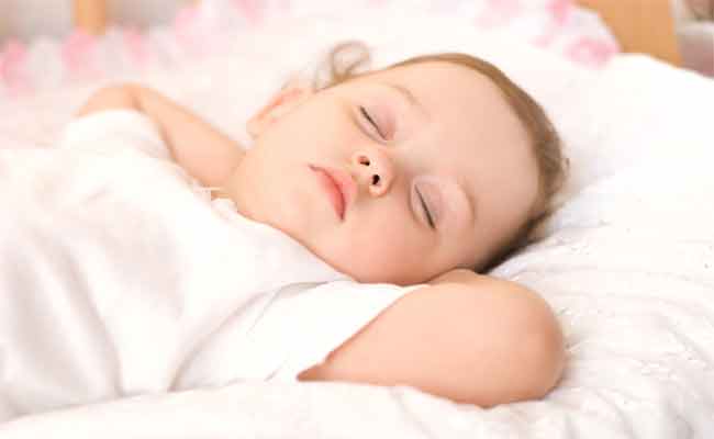 ساعات النوم الكافية لطفلك