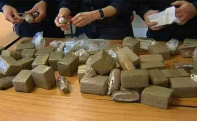 توقيف 4 تجار مخدرات و حجز 178.7 كلغ من الكيف المعالج بكل من ولايتي بشار و تلمسان