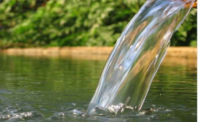 تسجيل أكثر من 100 حالة تسمم بحي المصلى بتلمسان بعد شرب مياه غير صالحة للشرب