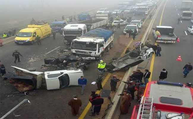 4 قتلى و خمس مصابين حصيلة حادث اصطدام بين أربع سيارات سياحية ببوقزول بالمدية