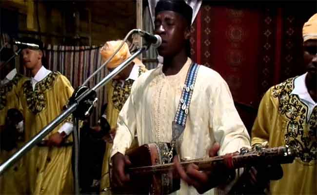 فرق موسيقية تمزج بين ايقاعات محلية و عالمية في مهرجان موسيقى الديوان بالجزائر