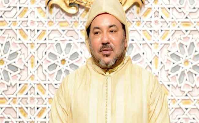 ملك المغرب ينتقد سير الإدارة ويدعو السياسيين إلى القيام بواجباتهم