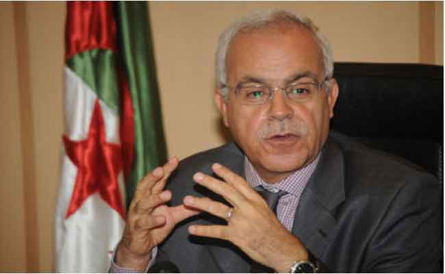 وزير الاتصال حميد قرين يؤكد أن  الدولة تتحمل مسؤوليتها كاملة في حماية الصحفي
