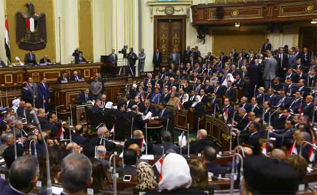 برلمانيون مصريون : نخاف من تأدية صلاة الجمعة ومواجهة المواطنين