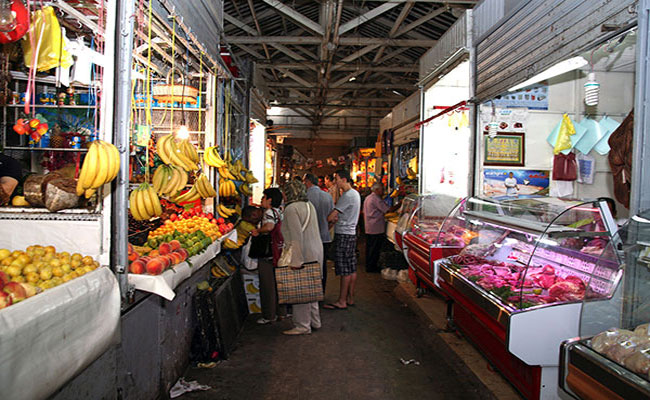الحكومة تقرر تجميد إنجاز 189 سوقا مغطاة