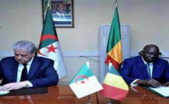 توقيع 13 اتفاقية تعاون بين الجزائر و مالي على هامش الدورة ال12 المختلطة الكبرى للتعاون بين البلدين