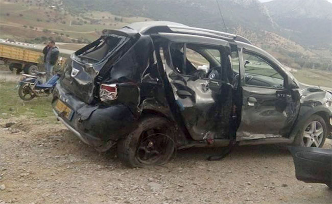 حرب الطرق : وفاة شخصين و إصابة 10 آخرين في حادث اصطدام عنيف بين شاحنتين و 8 سيارات سياحية بسكيكدة