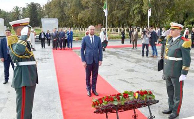 الوزير الأول البلجيكي في معرض زيارته للجزائر يترحم على أرواح شهداء الثورة التحريرية
