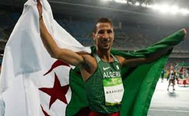 2016 على مستوى الرياضي توفيق مخلوفي رَاسِمْ البسمة على وجوه الجزائريين