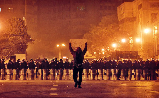 ميديل إيست آي : بعد 6 سنوات من الثورة الأولى، هل يثور الشارع المصري مجددا ؟