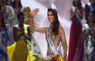 فرنسية تنتزع لقب ملكة جمال الكون لعام 2017