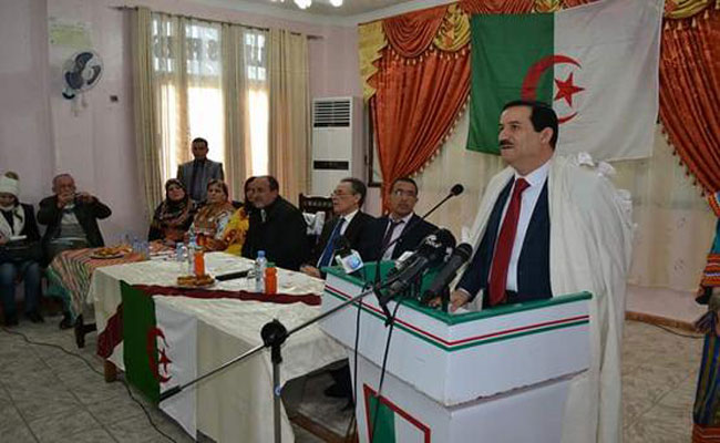 غول يؤكد أن الجزائر واحدة وموحدة لا تقبل الإنقسام و حل المشاكل يكون بالحوار و ليس بزرع الفتنة!