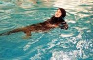 ضريبة الهجرة / ألزمت المحكمة الأوروبية الآباء المسلمين بإرسال بناتهم إلى دروس السباحة المختلطة