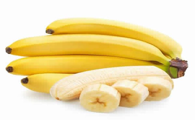 4 استعمالات لقشر الموز ستمنعكِ من رميها منذ اليوم!