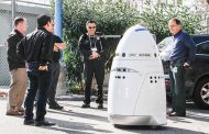 الصين تقوم رسميا بتوظيف ضباط شرطة روبوتيين
