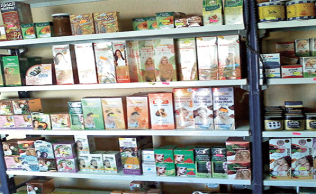 السلطات الجزائرية تشن حملة لغلق محلات بيع الأعشاب بالعاصمة