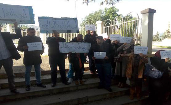 وقفة احتجاجية أمام مقر الولاية لمكتتبو عدل 2 بتيبازة مطالبين  بالعدل في التكفل بمطالبهم