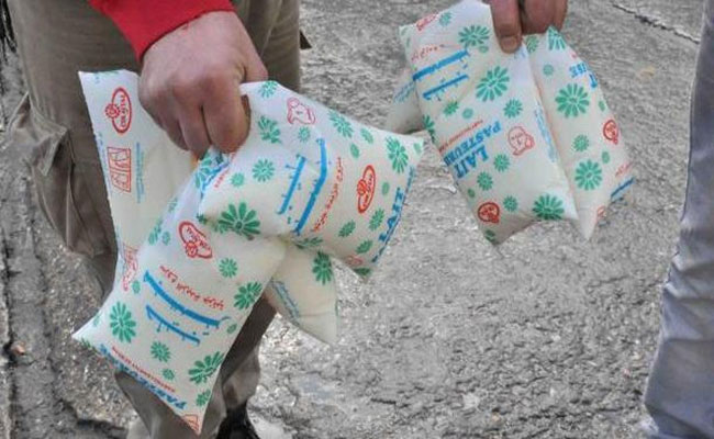 ابتداء من شهر مارس سيعوض الجزائريون أكياس الحليب البلاستيكية بعلب 