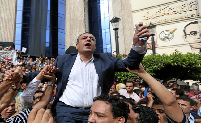 ألموندو الاسبانية : هذا هو مصير الإعلاميين المستقلين بعد الإنقلاب في مصر