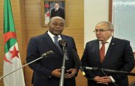 وزير الخارجية الغابوني يعرب عن إرادة بلاده في 