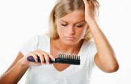 4 وصفات طبيعية لحماية شعرك الدهني من التساقط