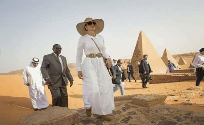 الشيخة موزا توجه رسالة واضحة لمصر أثناء زيارتها للسودان (السودان أم الدنيا)