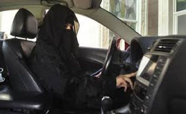 في شهر ابريل لن تبقى السعودية الدولة الوحيدة في العالم التي تحظر على النساء قيادة السيارات