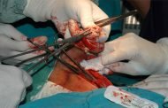قيام وفد طبي أمريكي بإجراء 20 عملية جراحية دقيقة و مئات الفحوصات للمواطنين بمستشفى تيبازة