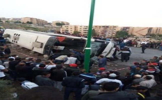 حادث مرور مأساوي : مصرع 6 أشخاص و إصابة 28 على إثر انقلاب حافلة لنقل المسافرين بتيارات