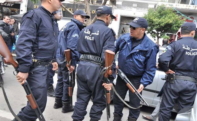 أمن ولاية الجزائر يسخر 6000 شرطي  لضمان الأمن عبر تراب الولاية بمناسبة عيد الفطر المبارك