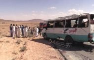 مقتل 4 نساء و طفل و إصابة 16 بجروح متفاوتة الخطورة في حادث انقلاب حافلة لنقل المسافرين بالبيض