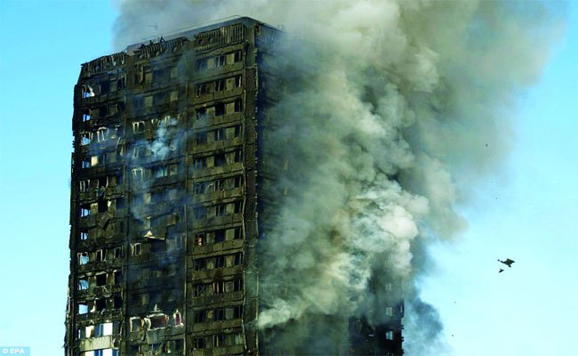 تشكيل وزارة الخارجية لخلية أزمة جراء حريق  ببرج غرينفيل في لندن  حيث تقطن عائلات جزائرية