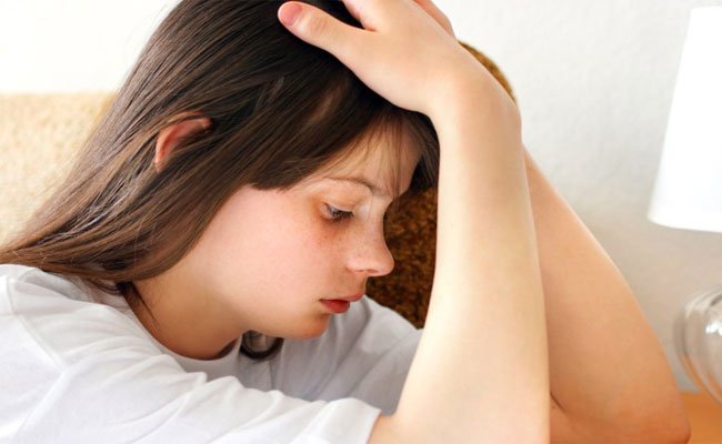 هل الاسباب النفسية هي فقط وراء الاضطرابات الانفعالية عند المراهقين؟