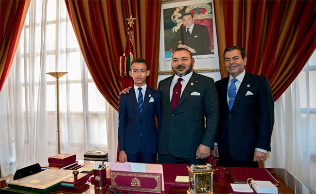 ملك المغرب: الأحزاب تختبئ وراء القصر الملكي عند الأزمات