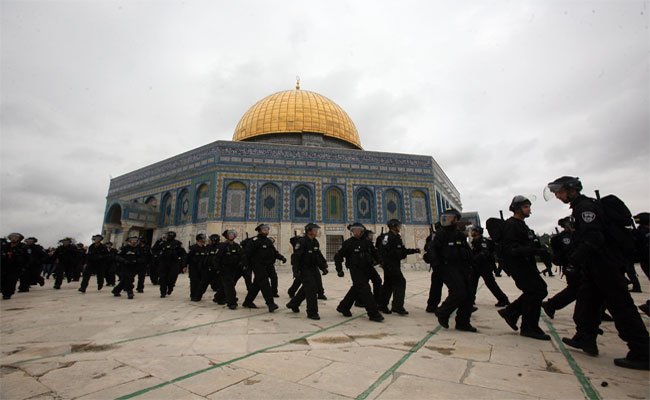 مقرب من عباس: القدس أصبحت قضية الفلسطينيين فقط